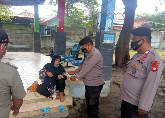 Terus Cegah COVID-19, 900 Masker dibagikan Polres Kep Seribu ke Warga di 8 Pulau