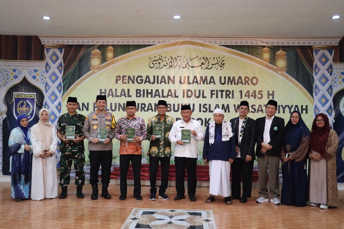 Kapolrestro Depok Sambut Kedekatan Bersama Ulama dalam Pengajian, Halal Bi Halal dan Peluncuran Buku Islam Wasathiyyah