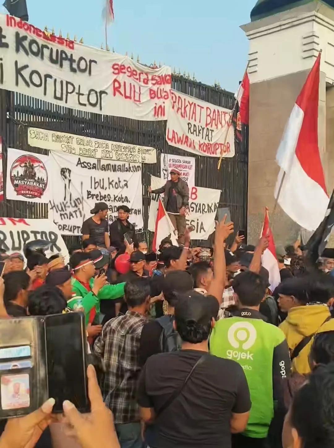 Pemerintah Sebut Aparat Bukan Menghalangi Masyarakat Sampaikan Aspirasi