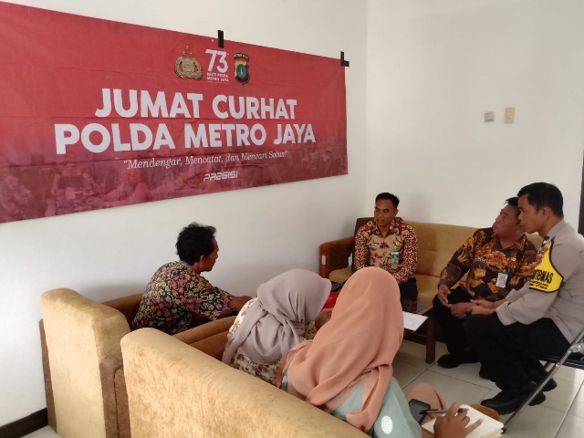 Pak Bhabin Ingatkan Warga Tak Melaut Saat Cuaca Buruk Lewat Dialog Jumat Curhat