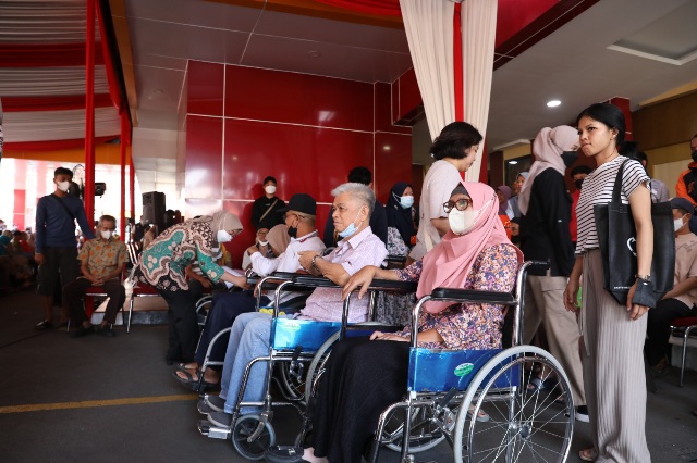 Peduli Kesehatan Masyarakat, Polda Metro Jaya Gelar Operasi Katarak Gratis