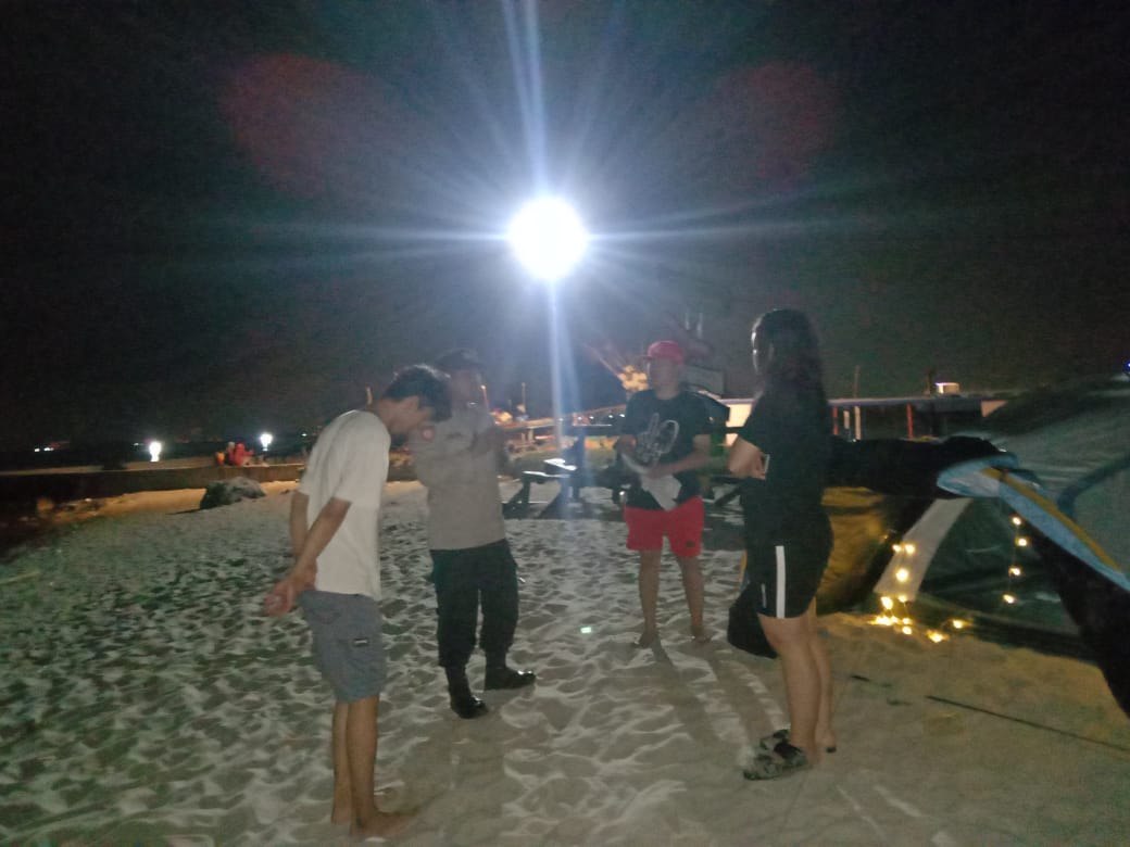 Polsek Kepulauan Seribu Utara Himbau Wisatawan yang Berkemah di Pulau untuk Menjauhi Miras dan Narkoba