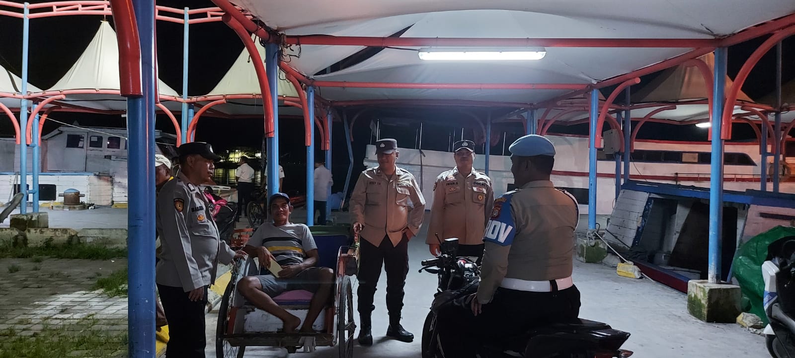 Ciptakan Kamtibmas Aman, Seluruh Jajaran Polsek Kep. Seribu Utara Laksanakan Patroli Malam
