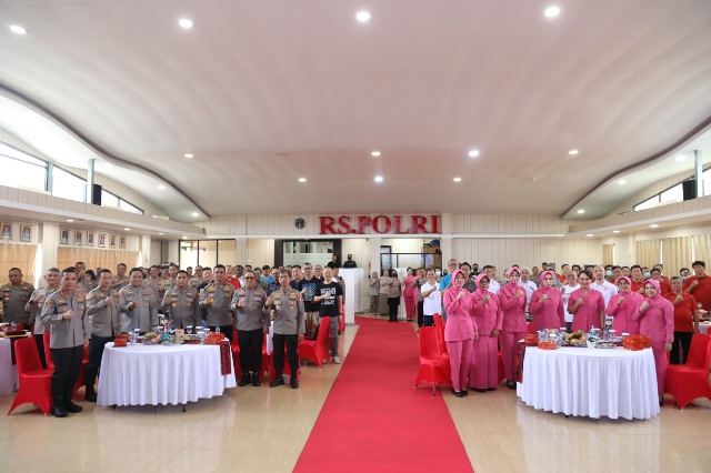 Peduli Kesehatan Masyarakat, Polda Metro Jaya Gelar Operasi Katarak Gratis