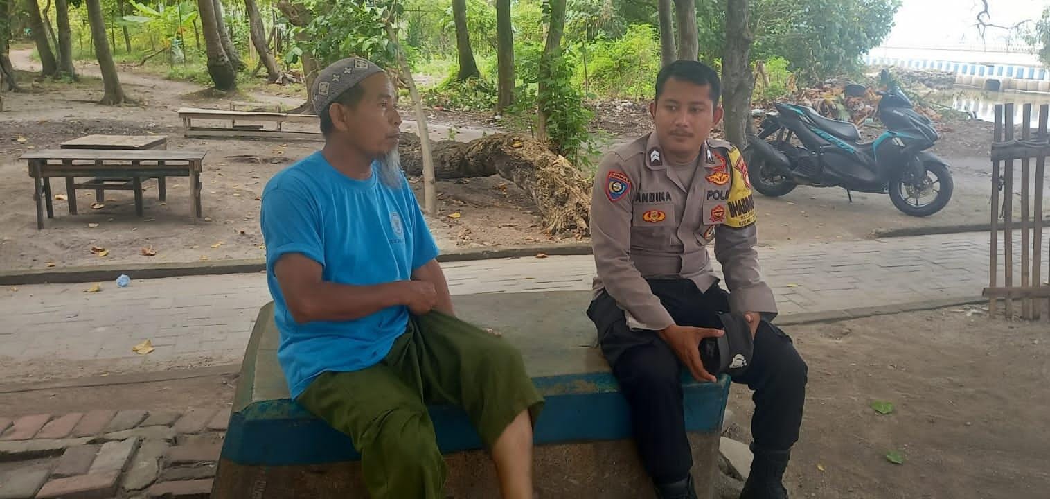 Bhabinkamtibmas Pulau Tidung Jalin Silaturahmi dengan Tokoh Agama, Tingkatkan Kamtibmas dan Cegah Radikalisme