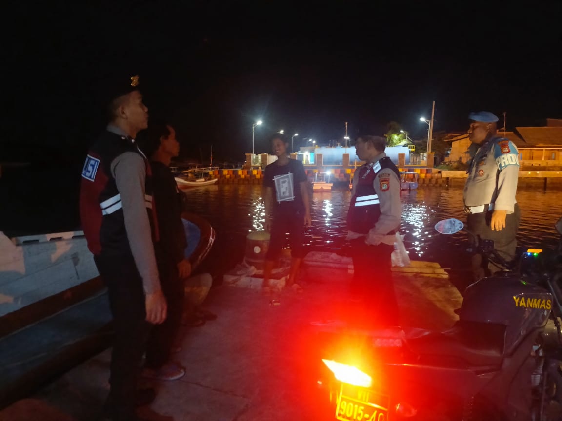 Patroli Malam Perintis Presisi Polsek Kepulauan Seribu Utara Cegah Tawuran Remaja dan Gangguan Kamtibmas