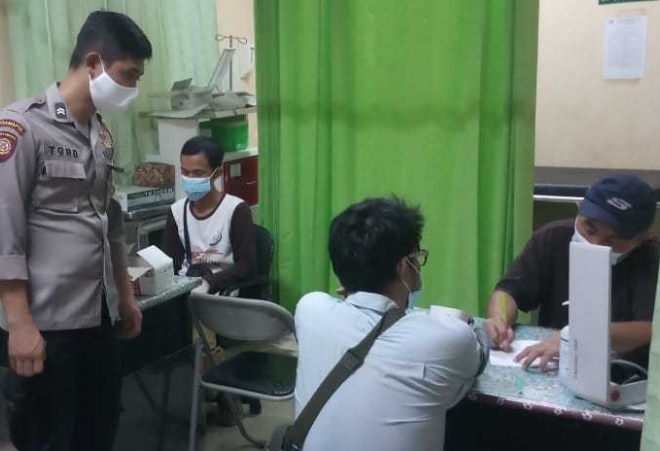 Pekan Terakhir Puasa, Polsek Kep Seribu Utara Terus Gelar Vaksinasi Booster Ramadhan