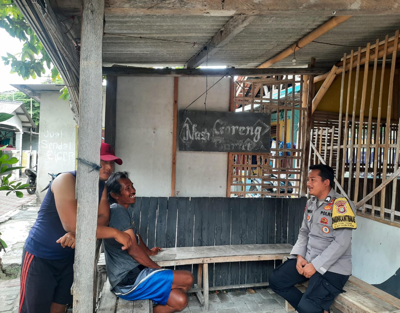 Bhabinkamtibmas Pulau Tidung Ajak Warga Jaga Kamtibmas dan Sukseskan Pemilu 2024 dengan Damai, Bebas, dan Aman
