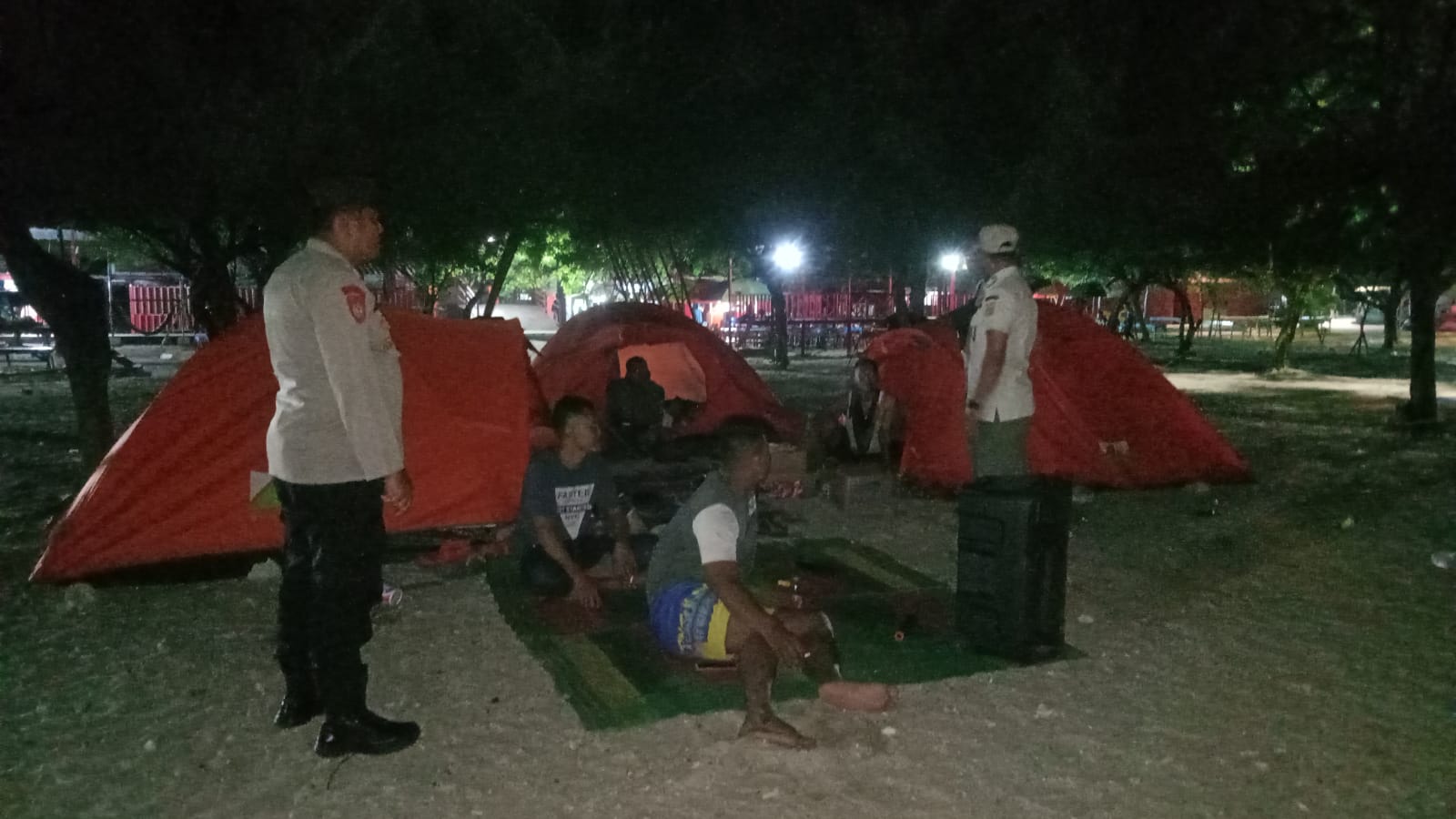 Polsek Kepulauan Seribu Selatan, Polres Kepulauan Seribu Melakukan Patroli Malam dan Sosialisasikan Bahaya Hoax