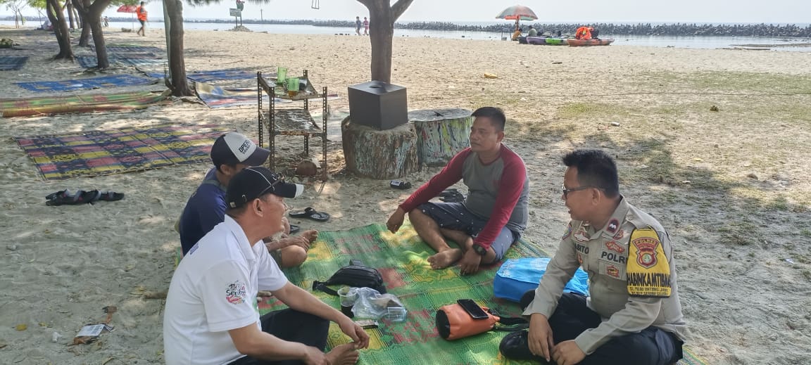 Bhabinkamtibmas Pulau Untung Jawa Sambangi Masyarakat Toga Tomas dan Instansi Terkait untuk Ciptakan Keamanan dan Ketertiban