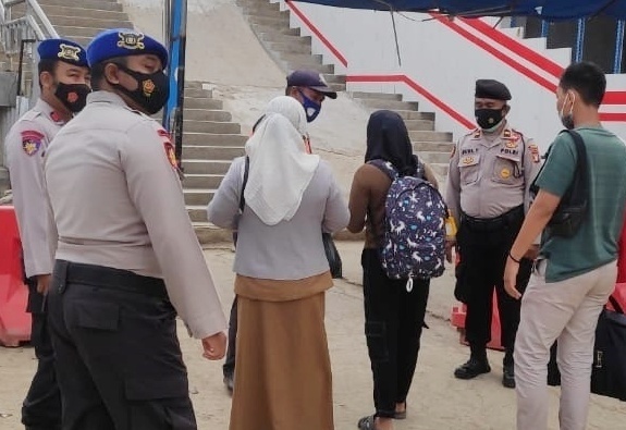 125 Warga Ke Pulau Seribu Dihimbau Terapkan ProKes dan Sudah Suntik Vaksin