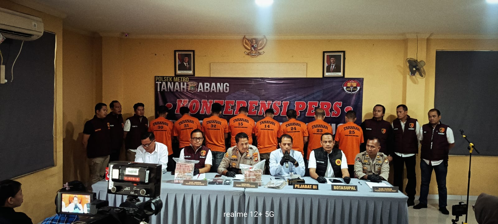 Sindikat Uang Palsu Rp 316 Juta Terbongkar dalam 3 Hari, 8 Orang Dibekuk