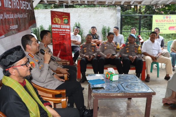 Jumat Curhat Polres Metro Depok Bersama Warga Kelurahan Kukusan Beji