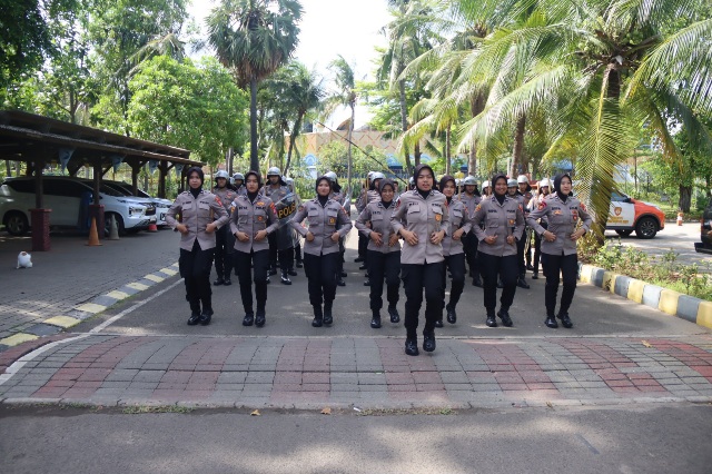 Polres Kepulauan Seribu Gelar Jum’at Peduli: Pemeriksaan Kesehatan Gratis dan Sembako untuk Ojol dan Warga