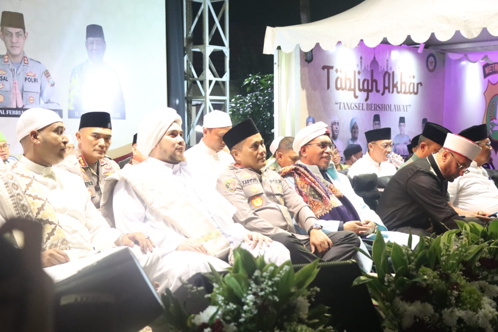 Dalam Rangka Cooling System Pilpres Dan Pileg Pemilu 2024, Kapolda Metro Jaya Hadiri Tabligh Akbar "Tangsel Bersholawat"