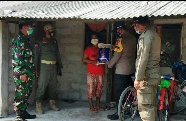 91 KK di Slum Area Hari ini Dapat Bansos dari Polres Kep Seribu