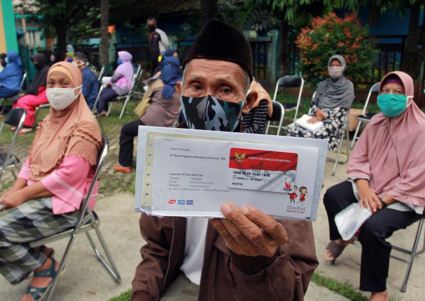 Pemerintah Berencana Salurkan Bansos Tunai Rp5,4 Juta Tahun Depan