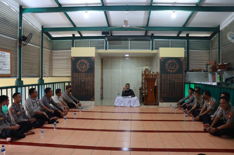 Binrohtal Rutin Selasa Kamis Polres Kepulauan Seribu, Upaya Wujudkan Polri yang Preisi