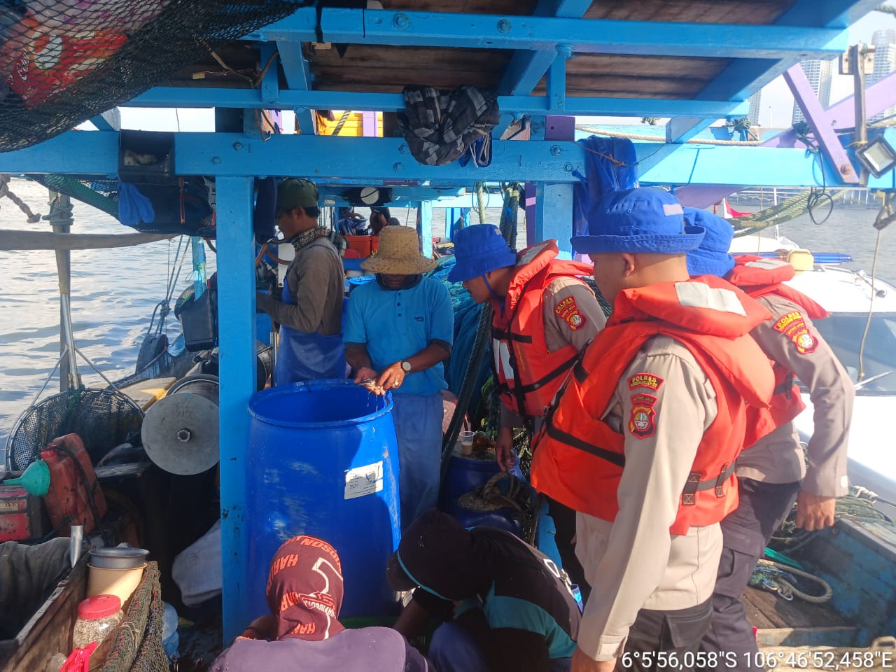 Satpolairud Polres Kepulauan Seribu Gencarkan Patroli Laut Dialogis, Antisipasi Kejahatan dan Perompakan