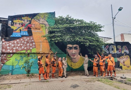Mural Hiasi Tembok di Wilayah Koja