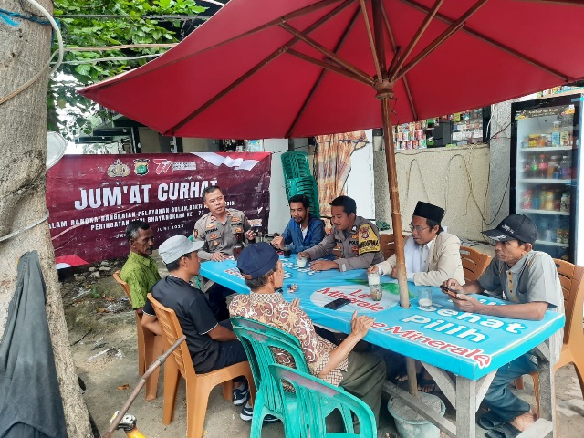 Wakapolsek dan Bhabinkamtibmas Kepulauan Seribu Selatan Galang Remaja di Pulau Tidung dalam Kegiatan Jumat Curhat
