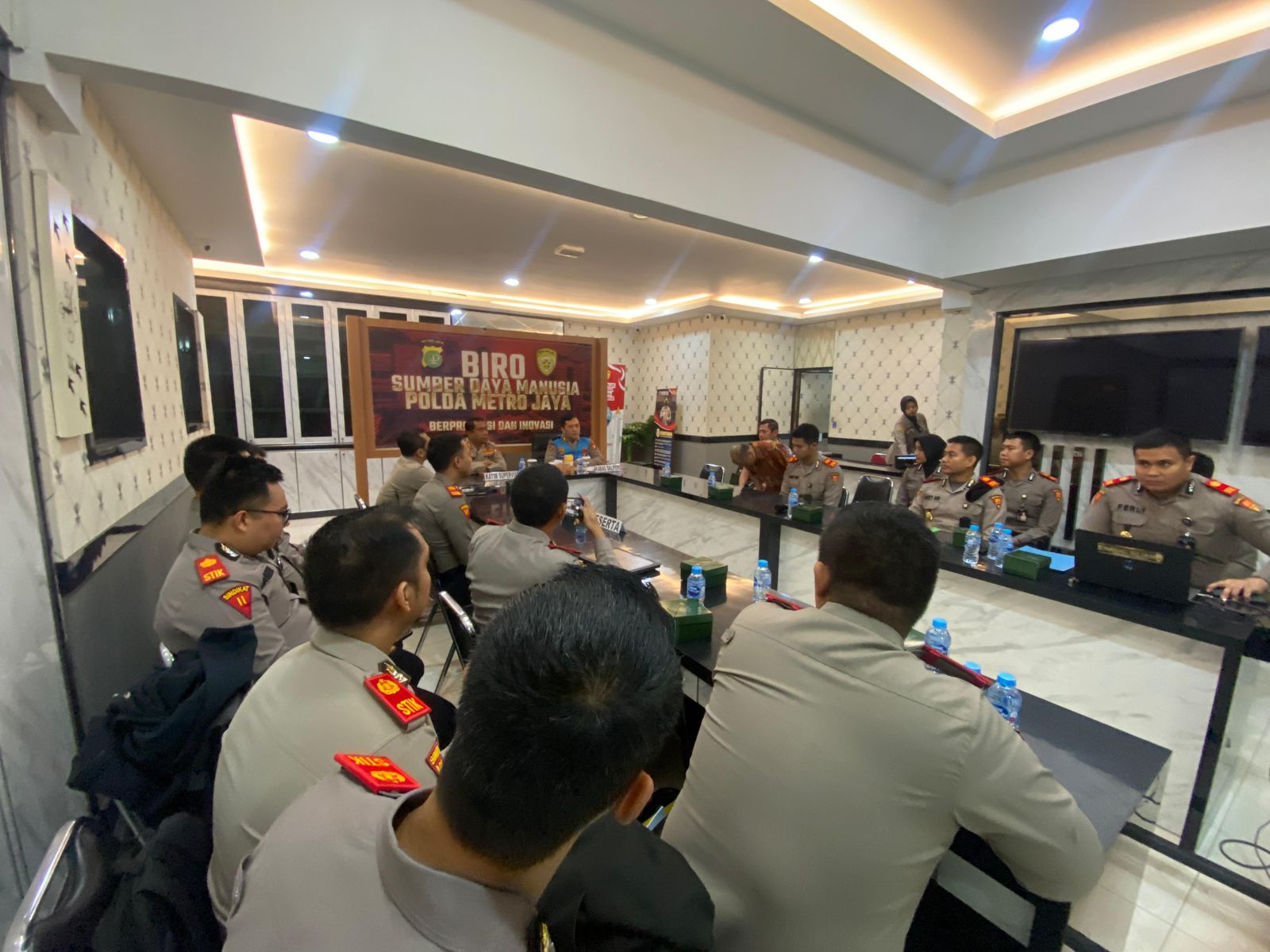 Tim Asistensi Penelitian Skripsi Mahasiswa STIK Melaksanakan Pendalaman Di Polda Metro Jaya
