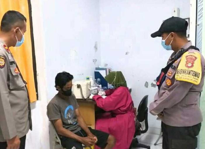 Gelar Vaksinasi Booster COVID19, Polsek Kep Seribu Selatan Beri Pelayanan Suntik Vaksin Puluhan Warga Pulau Lancang