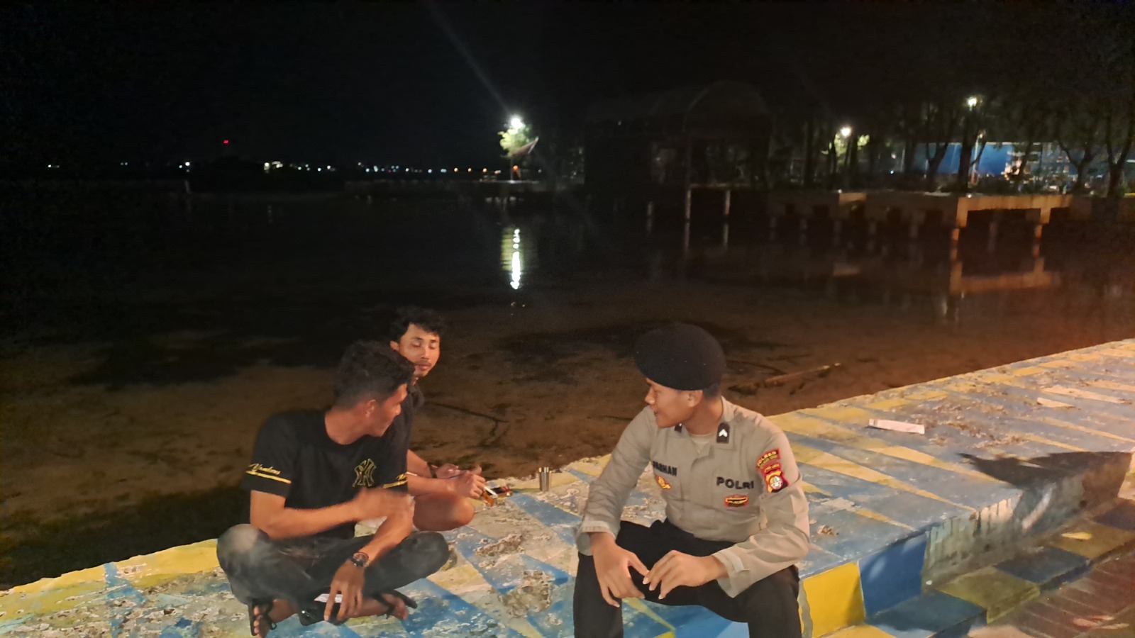 Patroli Malam Perintis Presisi Polsek Kepulauan Seribu Utara, Antisipasi Tawuran dan Gangguan Kamtibmas