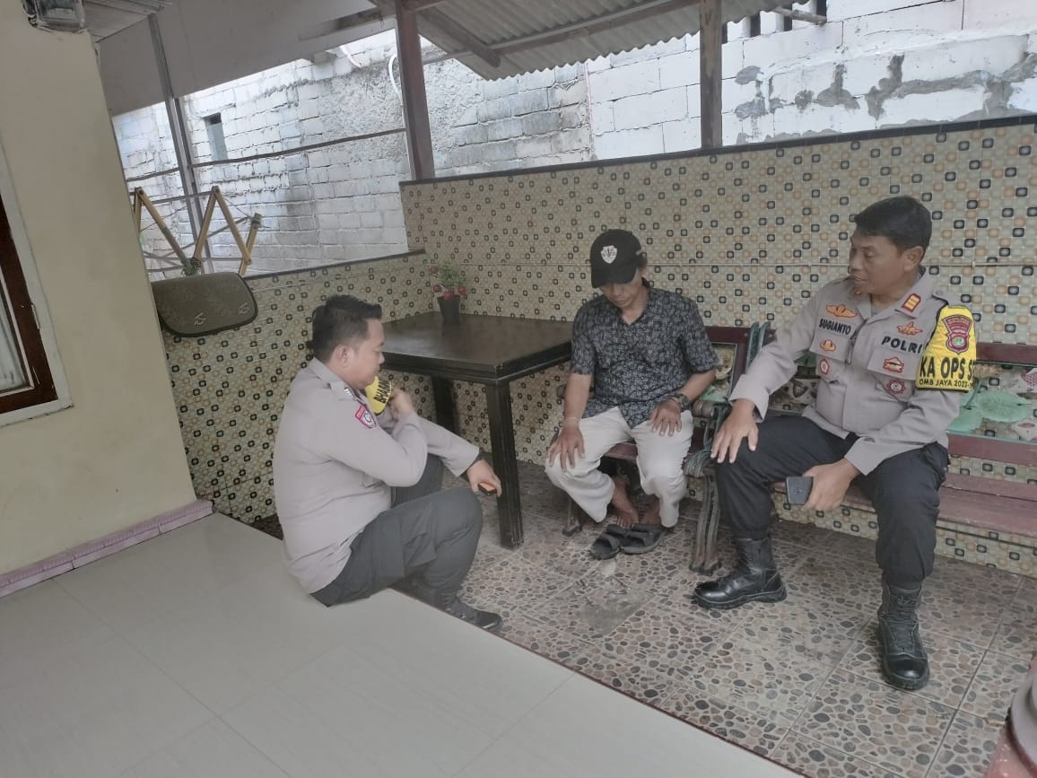Kapolsek dan Bhabinkamtibmas Polres Kepulauan Seribu Gelar Sambang Cooling System di Pulau Pari