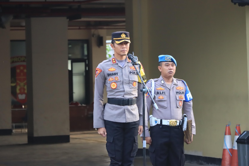 Peringati Hari Kesadaran Nasional, Polrestro Bekasi Kota Laksanakan Upacara