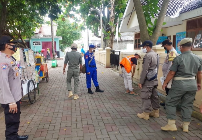 Ops Yustisi Gabungan Polsek Kep Seribu Utara Beri Sanksi 7 Pelanggar Prokes