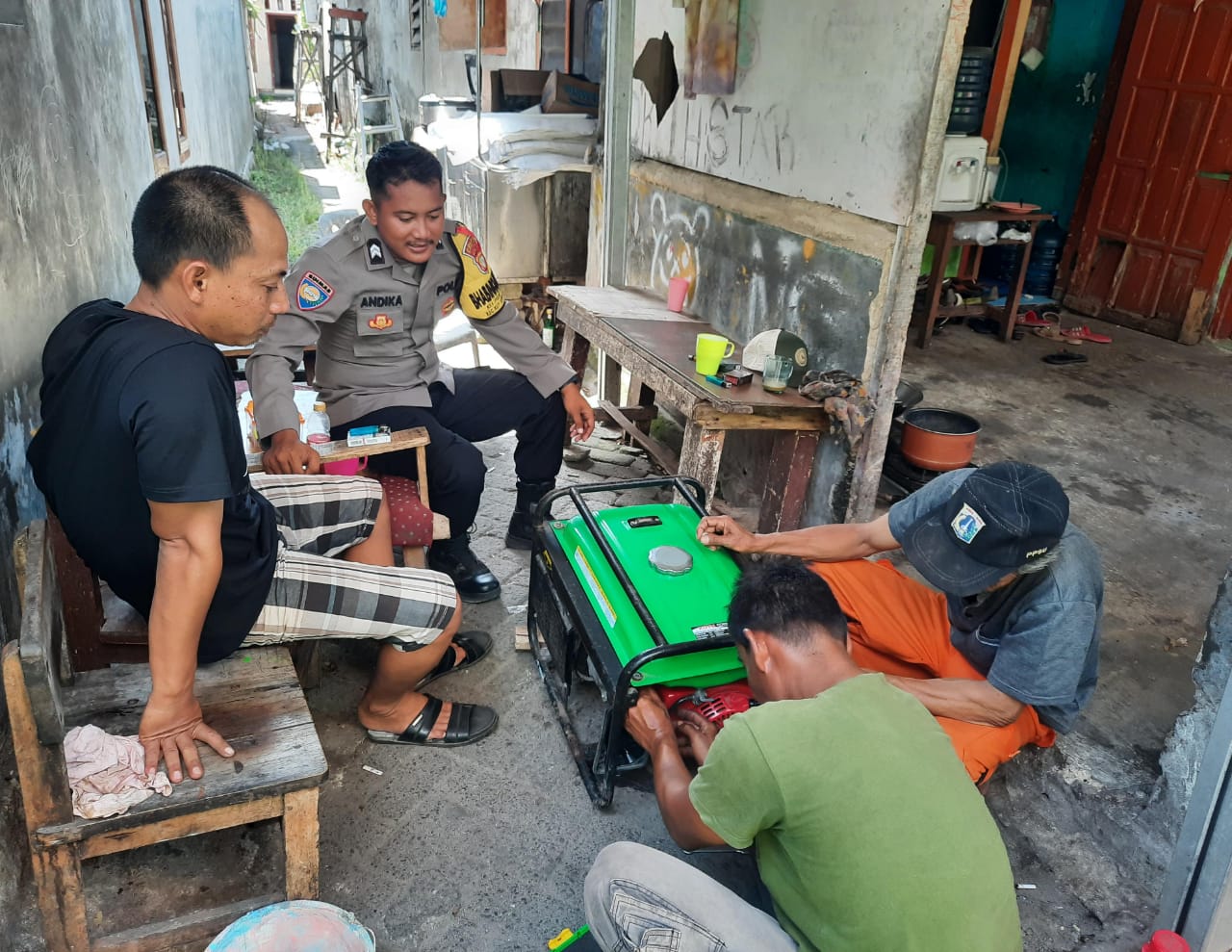 Bhabinkamtibmas Pulau Tidung Polres Kepulauan Seribu Menjalin Sinergi dengan Tokoh Masyarakat Pasca Pemilu 2024