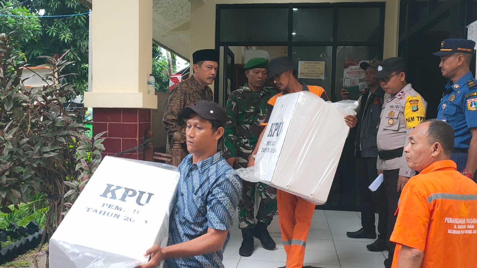 TNI/Polri Bersama Polres Kepulauan Seribu Siap Mengawal Logistik Pemilu 2024