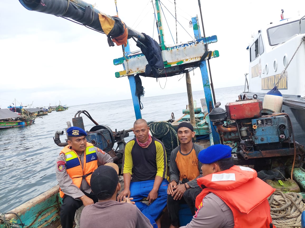 Sat Polair Edukasi Nelayan Agar Terapkan Prosedur Keselamatan Berlayar