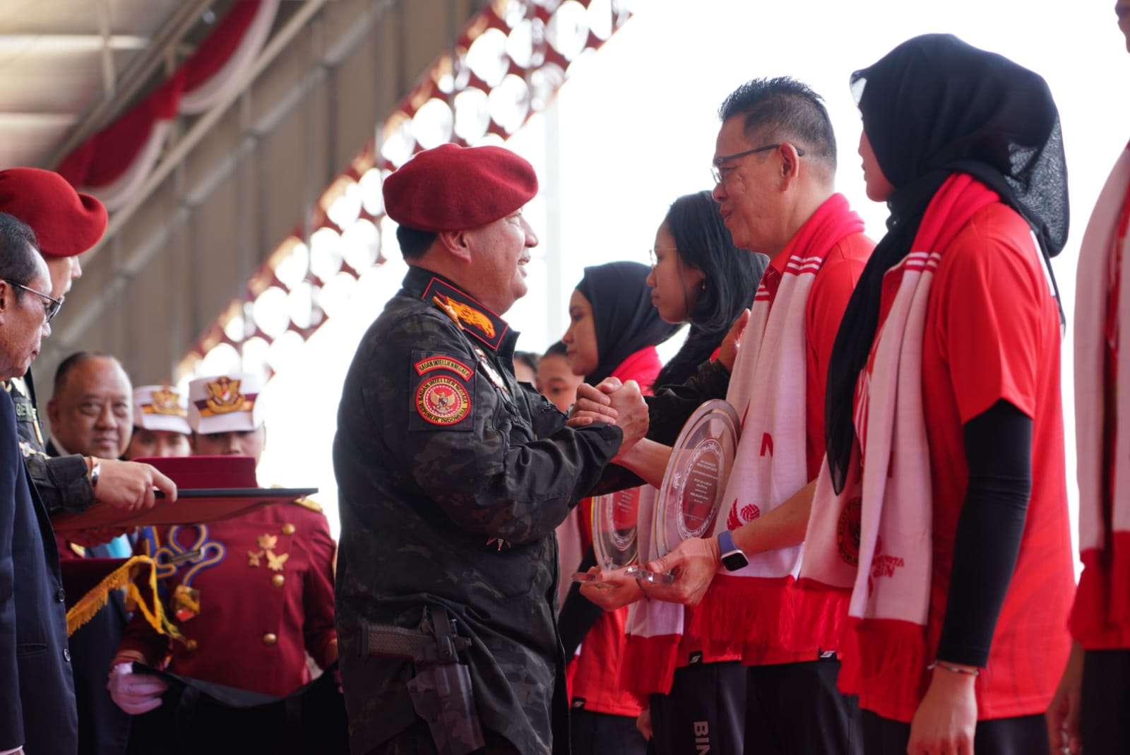 Komitmen Majukan Olah Raga Nasional, Budi Gunawan Berikan Apresiasi Atlet PORBIN Berprestasi