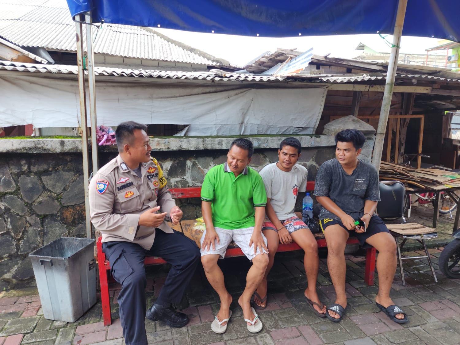 Sambang, Pak Bhabin Ajak Tokoh Pemuda Monitoring Perkembangan Sitkamtibmas Kewilayahan