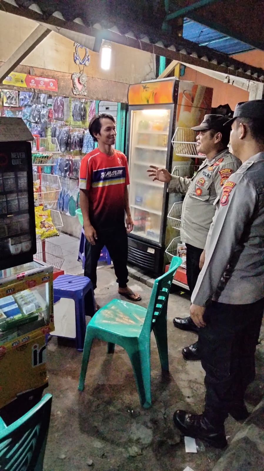 Unit Samapta Monitoring Kewilayahan Dengan Laksanakan Sambang Malam