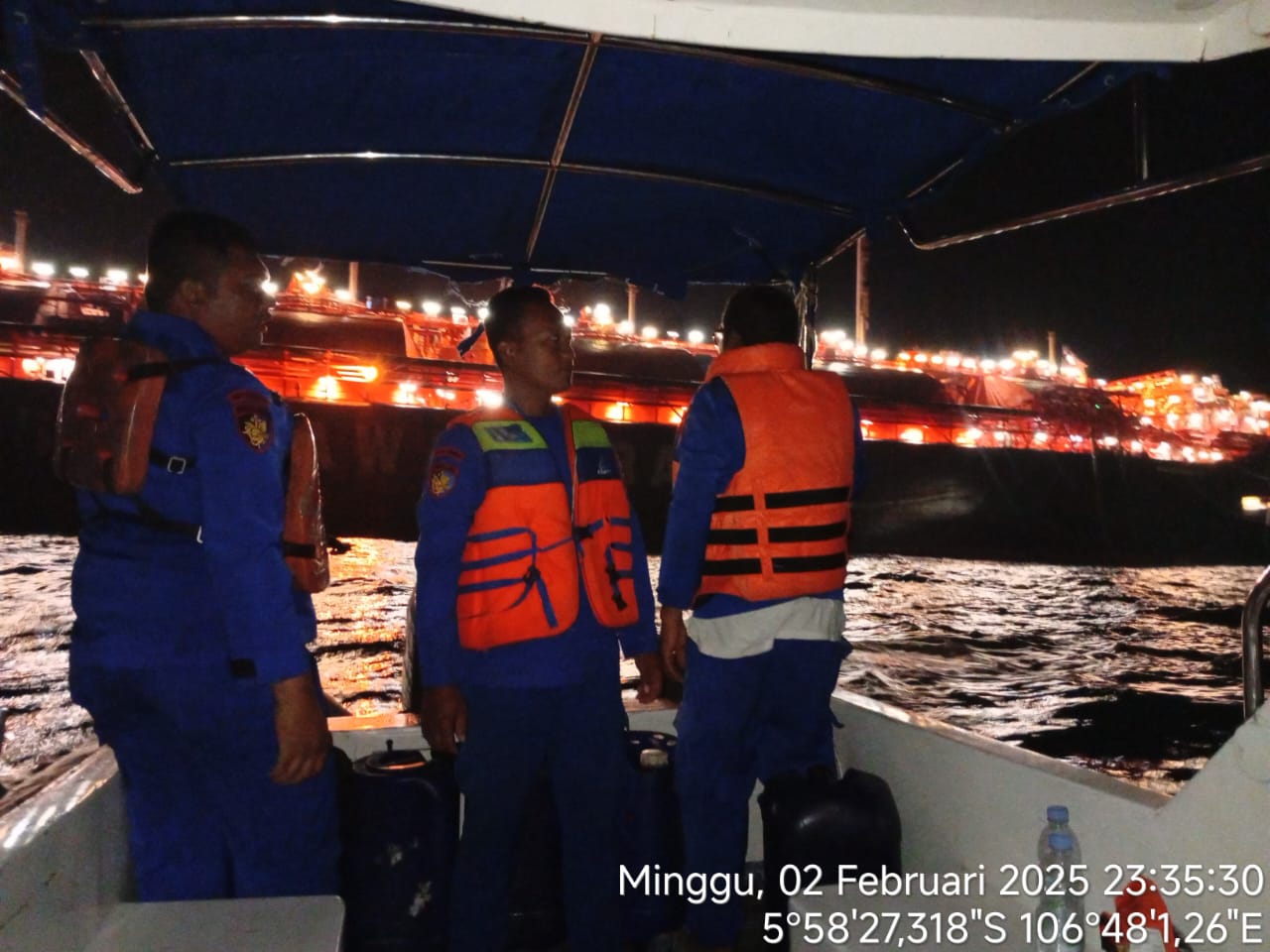 Polisi Baik Jaga Wilayah Tetap Aman, Satpolairud Polres Kepulauan Seribu Gelar Patroli Laut Malam