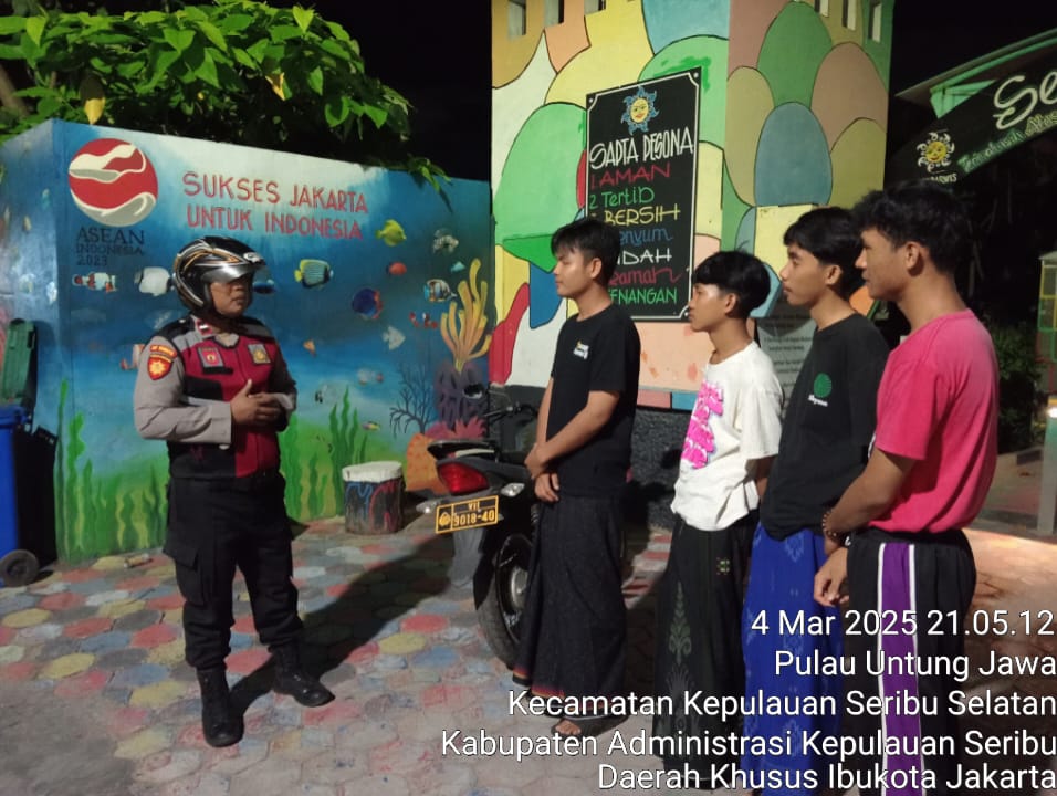 Polsek Kepulauan Seribu Selatan Gelar Patroli Malam Perintis Presisi di Pulau Untung Jawa, Cegah Gangguan Kamtibmas  