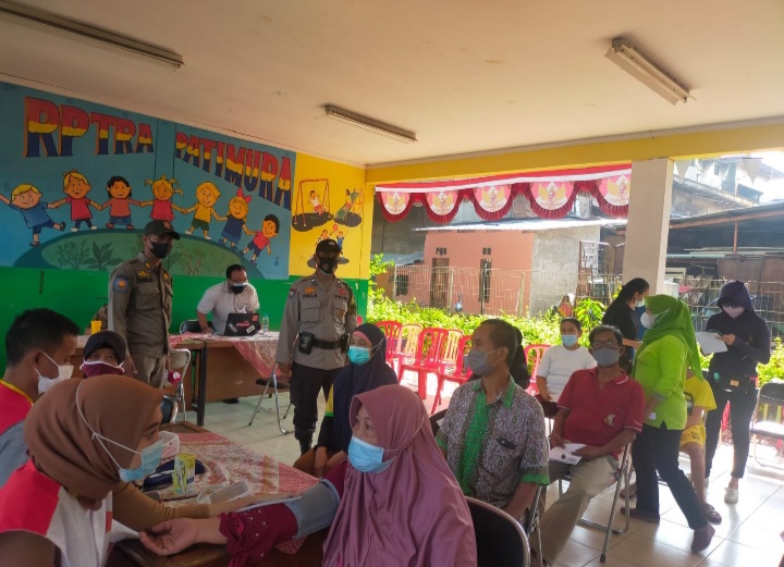 Hari Ini 150 Warga Pademangan Ikuti Vaksin Merdeka di Gerai Vaksin Polsek Pademangan