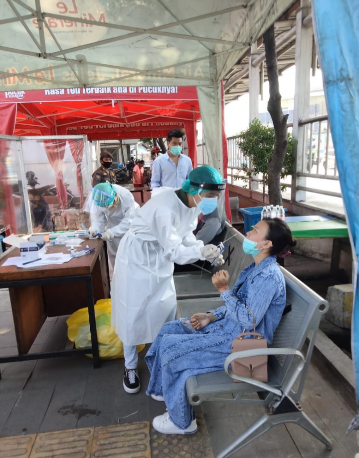 Polsek Tanjung Priok Swab Antigen 17 Penumpang Bus yang Baru Tiba dari Daerah