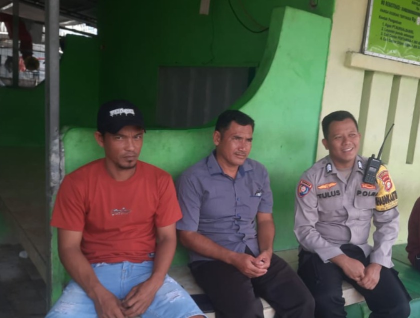 Bhabinkamtibmas Pulau Lancang Sosialisasikan Layanan Call Center 110, Ajak Warga Dukung Program Jaga Jakarta+