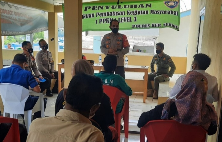 PPKM Level3, Polres Kep Seribu Berikan Penyuluhan ProKes 5M ke Warga Pulau Lancang