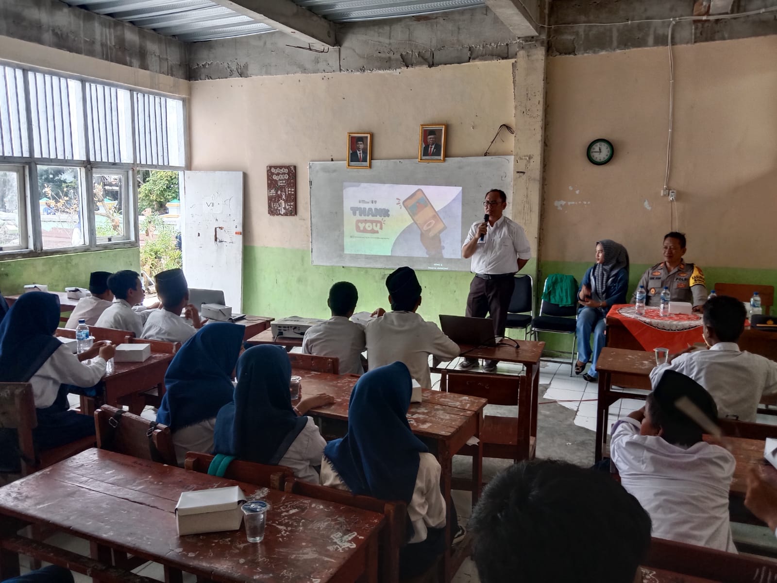 Kasat Binmas Polres Kepulauan Seribu Sosialisasikan Bahaya Hoax dan Ujaran Kebencian kepada Siswa/i MTSN 260 Pulau Pramuka