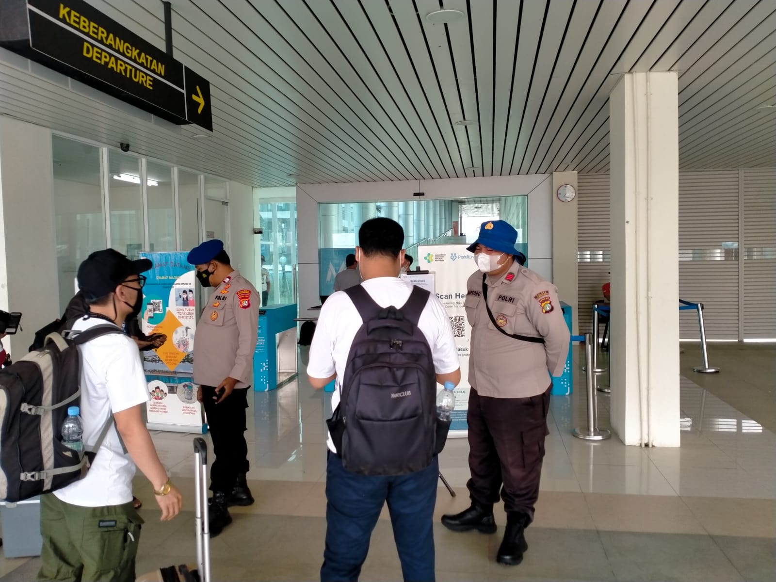 Polres Kepulauan Seribu Berikan Layanan Pengamanan Dermaga terhadap 146 Penumpang di Dermaga Kali Adem