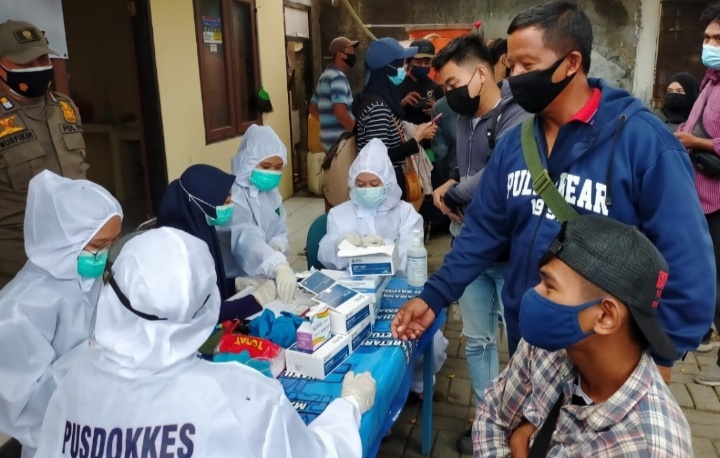Pelayanan Rapid Tes Gratis Terus Diberikan Polsek Kep Seribu Utara Di 4 Posko KTJ