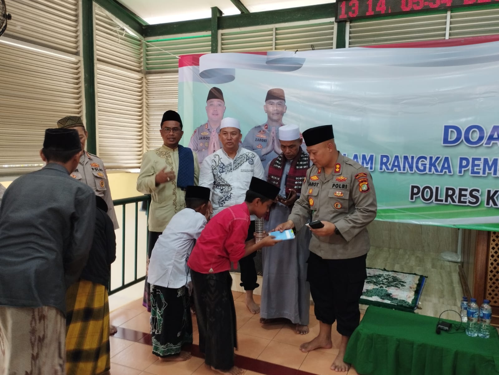 Polres Kepulauan Seribu Gelar Doa Bersama dan Santunan Anak Yatim untuk Menyambut Pemilu Aman dan Damai 2023 - 2024