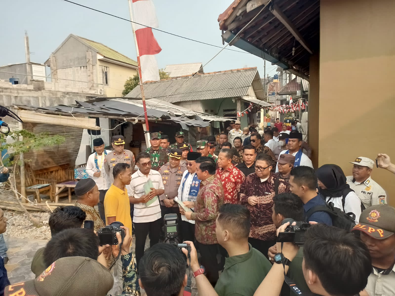 Kapolres Kepulauan Seribu Hadir Dalam Giat Penyerahan Sertifikat PTSL oleh Menteri ATR/BPN di Pulau Panggang