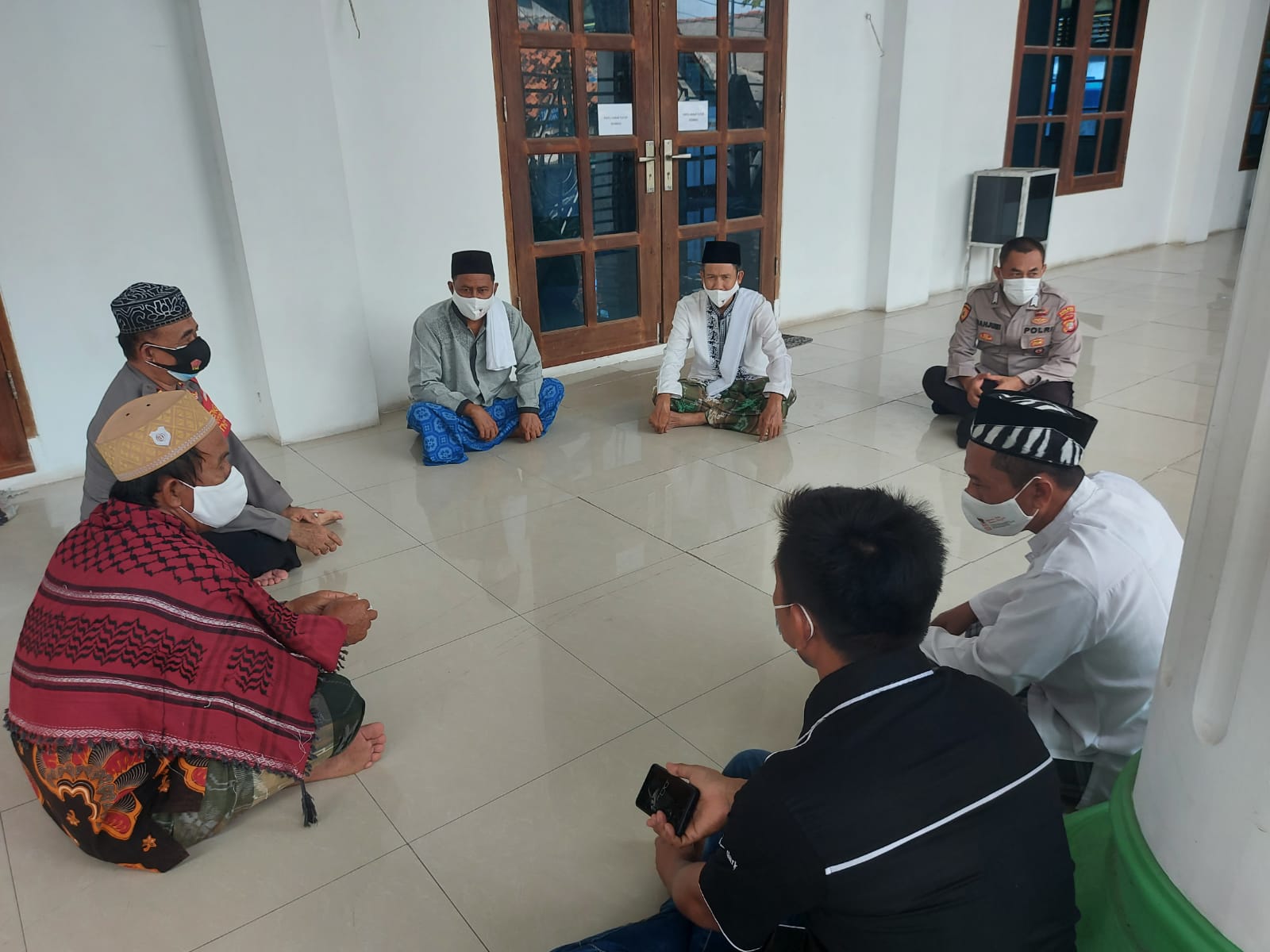 Sambangi DKM Masjid di Pulau Kelapa, Kapolsek Kep Seribu Utara Sampaikan Pesan Kamtibmas