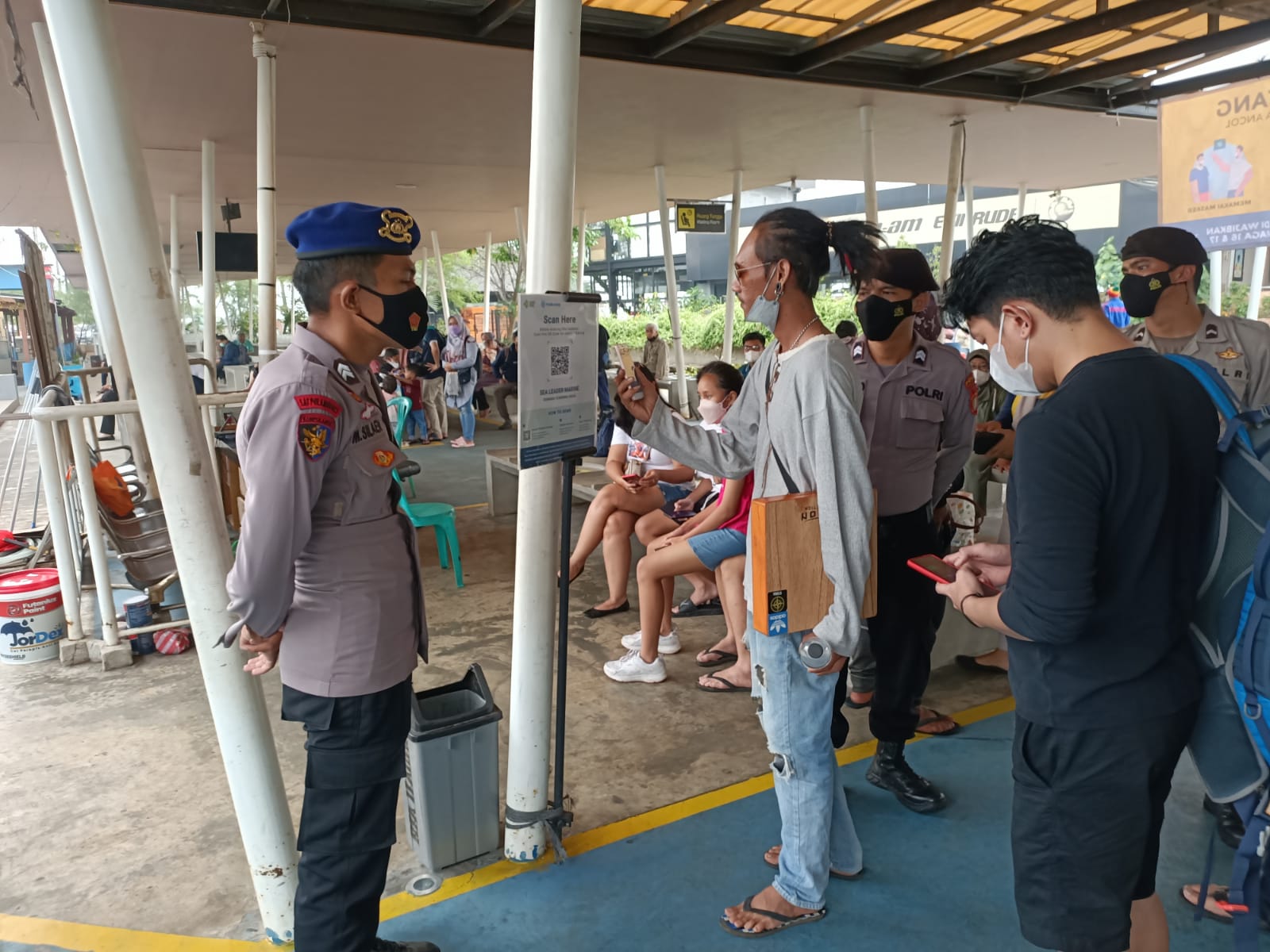 153 Penumpang di Marina Ancol Diimbau oleh Polres Kep. Seribu untuk Scan PeduliLindungi Sebelum Naik Kapal